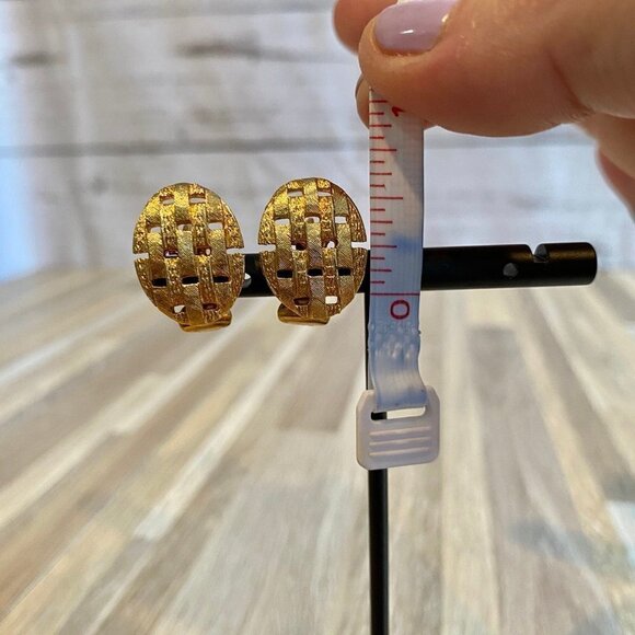 Coro Gold Woven Clip On Earrings - Picture 4 of 7